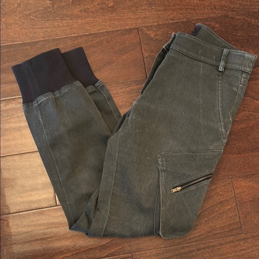 James jeans with fit a bottom of the jeans